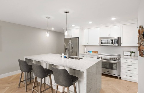 Lincoln Acres Condo | 3 Bedroom in Coronado Village
