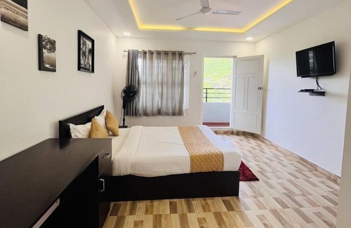 Kannan Devan Hills House | 3 Bedroom in Tea Estate