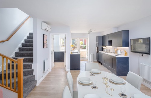 Cambridge City Centre House | 3 Bedroom Jesus Green Townhouse with Parking