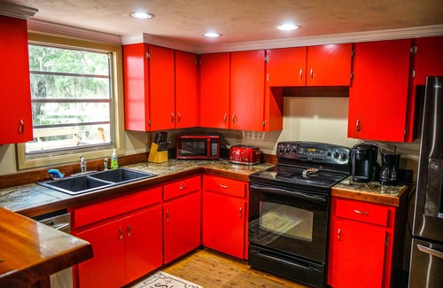 Edgar Cabin | 3 Bedroom Lake Home on Morris Lake