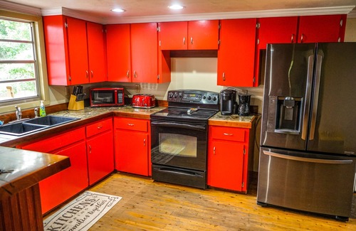 Edgar Cabin | 3 Bedroom Lake Home on Morris Lake