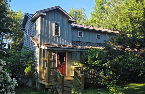 Dexter House | 3-bedroom lake house, medical cannabis WiFi, kayaks, dock, walking trail & more