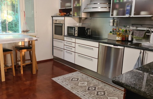 Lahti Apartment | 3-bedroom lake view apartment, forest next to the back yard. Close to center.