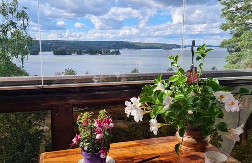 Lahti Apartment | 3-bedroom lake view apartment, forest next to the back yard. Close to center.