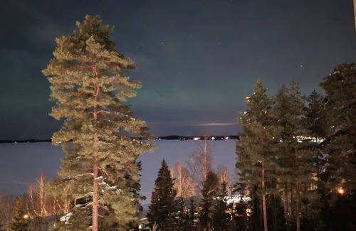Lahti Apartment | 3-bedroom lake view apartment, forest next to the back yard. Close to center.