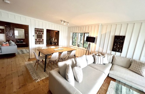 Grand Bend Cottage | 3 Bedroom Lakefront Family Cottage With Beach Access!