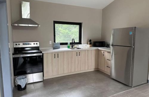 Lakefield House | 3-bedroom Lakefront Villa #10