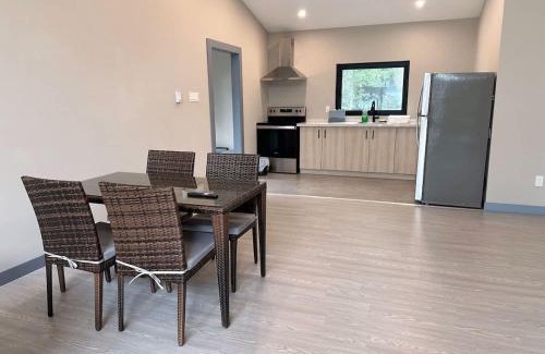 Lakefield House | 3-bedroom Lakefront Villa #2
