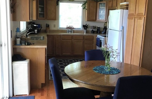 Gladwin House | 3-bedroom Lakehouse in tranquil Gladwin with AC, WiFi. Enjoy a peaceful getaway