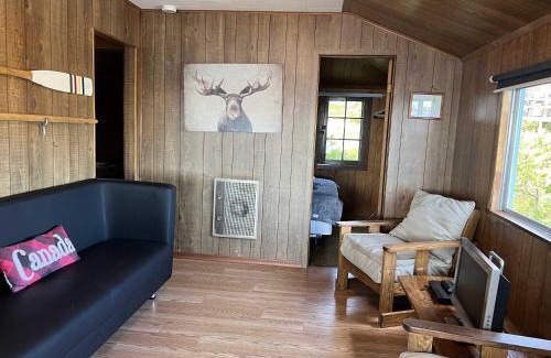 Carling House | 3-bedroom Lakeview Cottage - Rockwood #8