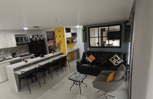 Robledo Apartment | 3 Bedroom Large Loft, gym, balcony, Pool, Sauna.