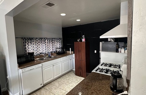 San Bruno House | 3-bedroom Live and Work Startup House near public transit and SFO in San Bruno