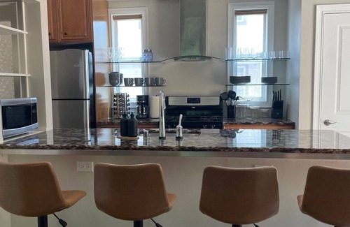 Downtown Sacramento Villa | 3 bedroom LOVE VILLA Midtown, Romantic Getaway or Famil Retreat