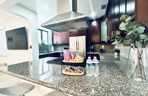 Biscayne Park Villa | 3-bedroom Lovely and Modern Miami Pool Home near to beach.
