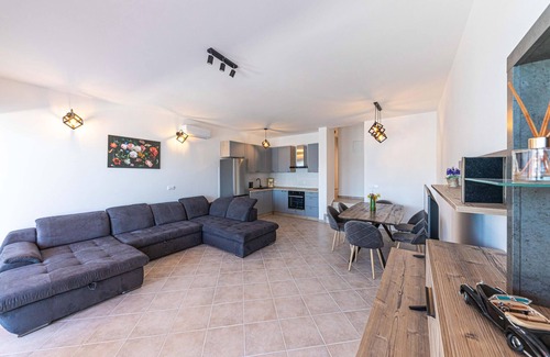 Marina Apartment | 3 bedroom lovely apartment in Marina