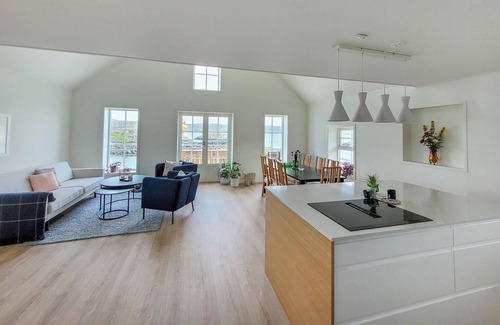 Selbjorn House | 3 bedroom lovely home in Stolmen