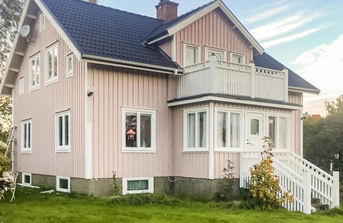 Fjaras House | 3 bedroom lovely home in Grimmered