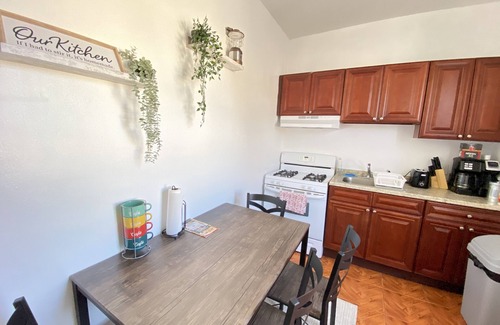 West New York Condo | 3 Bedroom: Lovely Apt - 12 minutes to Times Square