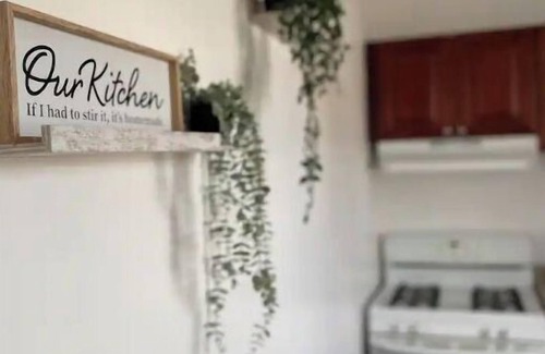 West New York Condo | 3 Bedroom: Lovely Apt - 12 minutes to Times Square