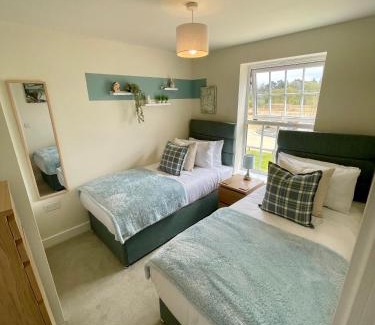 Market Harborough Apartment | 3-Bedroom Luxury Stay With FREE Parking