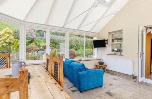 Killin Villa | 3 Bedroom luxury home, hot tub, stunning views of Killin, sitting on the River Dochart