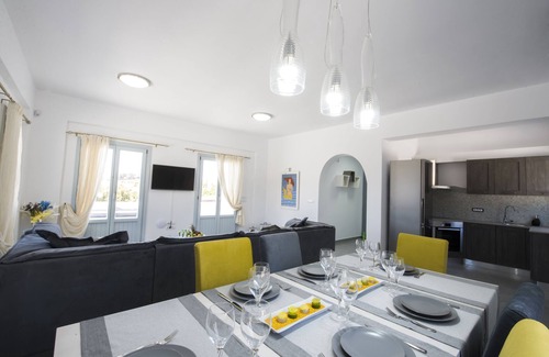 Karterados Villa | 3 bedroom Luxury villa , 200m by famous Monolithos beach!