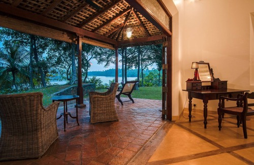 Koggala Villa | 3 Bedroom Luxury Villa with pool at Koggala Lake