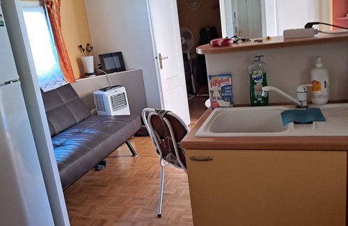 Ivry-la-Bataille House | 3 Bedroom Mobile Home in Ivry-la-Bataille
