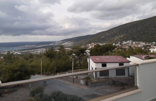 Akbuk Apartment | 3 Bedroom Modern Duplex overlooking Akbuk Bay