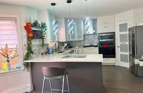 Halifax House | 3-Bedroom Modern House in Welcoming Halifax
