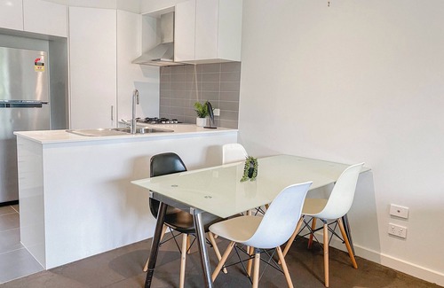 Clayton House | 3 Bedroom Modern Living in the Centre of Clayton!