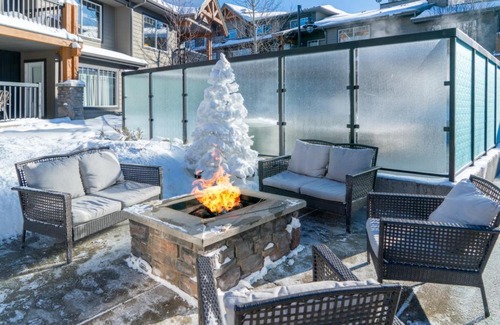 Copperstone Resort Apartment | 3 Bedroom Mountain Retreat New full-renovation Near Banff Canmore Sleeps 8 Sanitizing Protocols NEWLY UPGRADED HIGH-SPEED WIRELESS INTERNET