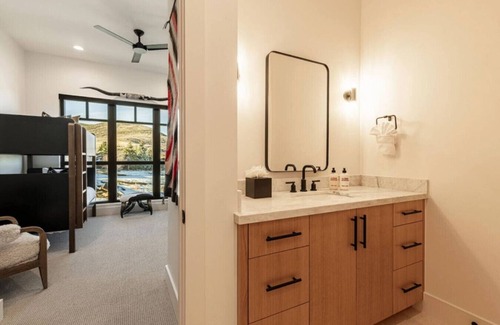 Park City Villa | 3 Bedroom Mountain View Escape, Private Hot Tub