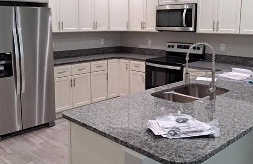 Wedgefield Apartment | 3 Bedroom Multi family 420130 by Houzlet