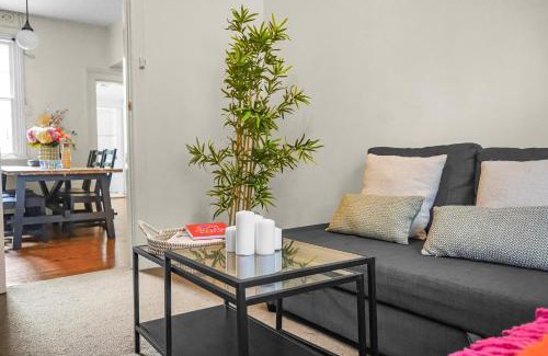 Glebe Apartment | 3-Bedroom Near Darling Harbour Good for 8 Guests