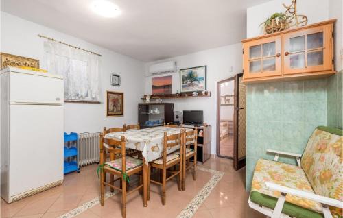 Stinica Apartment | 3 Bedroom Nice Apartment In Jablanac