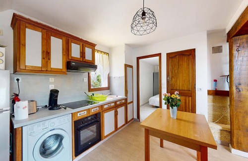 Mesnil-Saint-Pere House | 3 bedroom nice home in Mesnil St Pere
