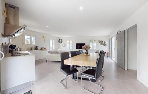Ronce-les-Bains House | 3 Bedroom Nice Home In La Tremblade