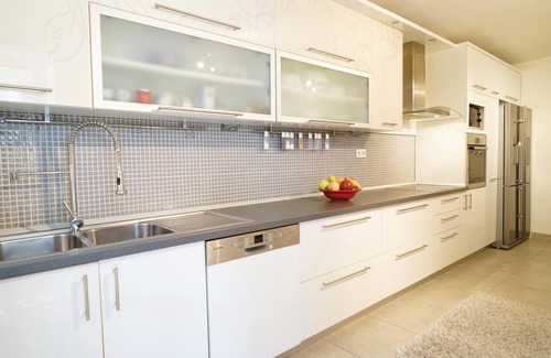 Zmijavci House | 3 bedroom nice home in Zmijavci