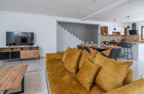 Kavran House | 3 bedroom nice home in Kavran