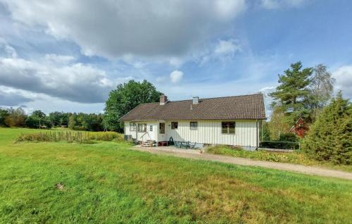 Roke House | 3 Bedroom Nice Home In Röke