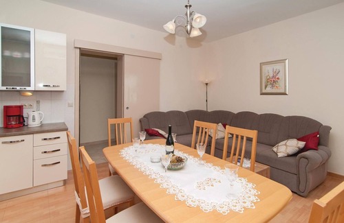Kastel Gomilica House | 3 bedroom nice home in Kastel Gomilica