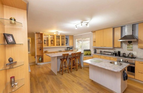 Durbanville House | 3 Bedroom part house in the scenic Durbanville wine lands area, holiday facility