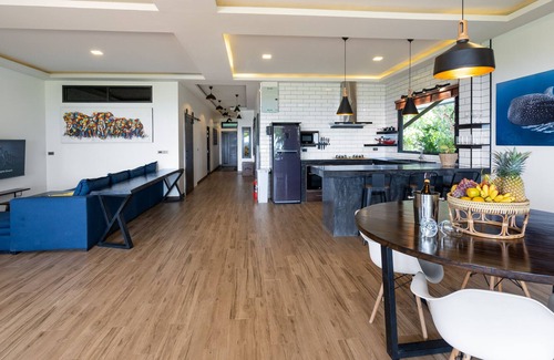 Ko Lanta House | 3 bedroom penthouse apt in Long Beach with seaview