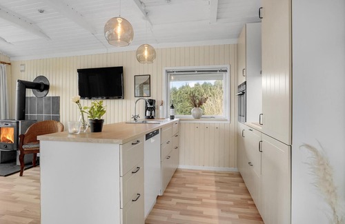 Skastrup Strand House | 3 bedroom pet friendly home in Bogense