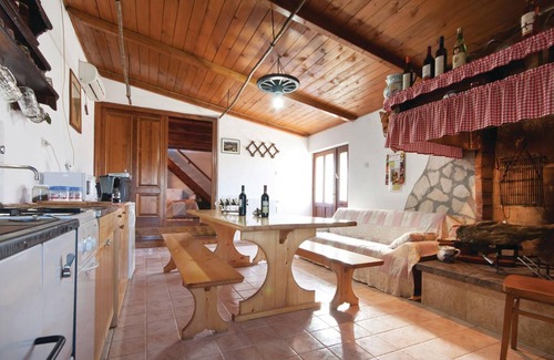 Hrboki House | 3 bedroom pet friendly home in Barban