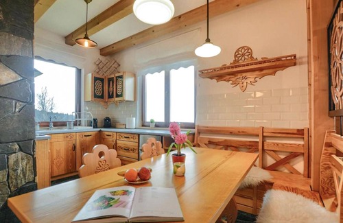 Huba House | 3 bedroom pet friendly home in Huba