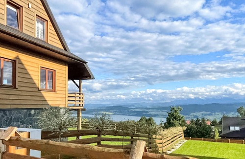Huba House | 3 bedroom pet friendly home in Huba