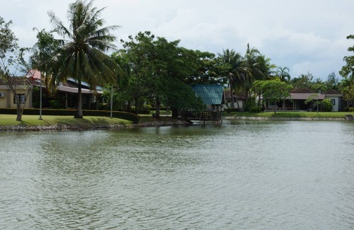 Kram House | 3 bedroom pool house by the sea E24