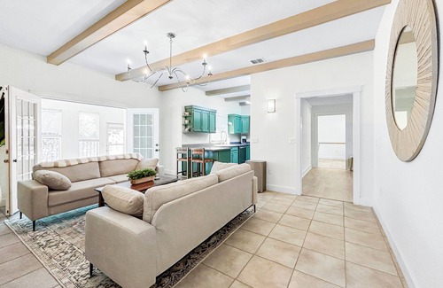 Braden River House | 3-bedroom pool house in Bradenton/Sarasota with fenced area for pets and kids